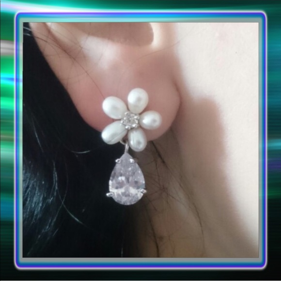 Jewelry - Crystal Earrings